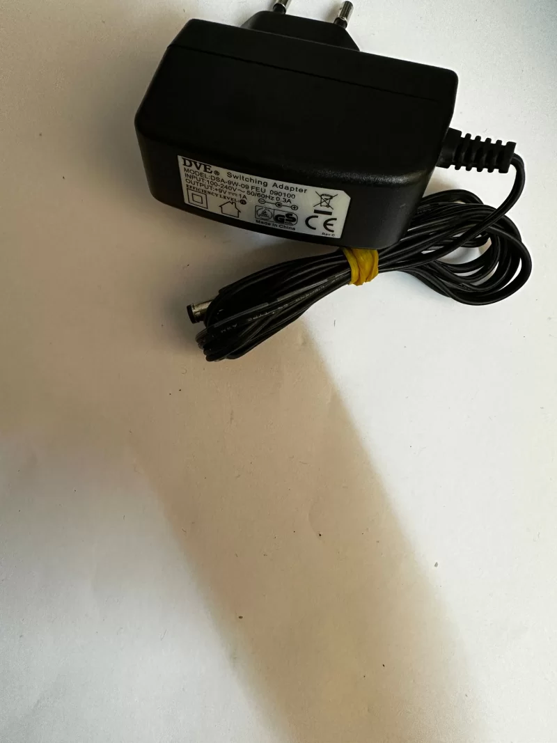 9 Volt 1  Amper Standart Uç Adaptör