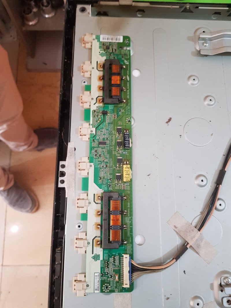 GRUNDIG G32-LCH-0B,SSI320_4UA01,INVERTER BOARD